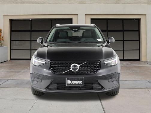 2026 Volvo XC40 B4 Core