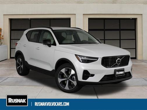 2026 Volvo XC40 B5 Plus