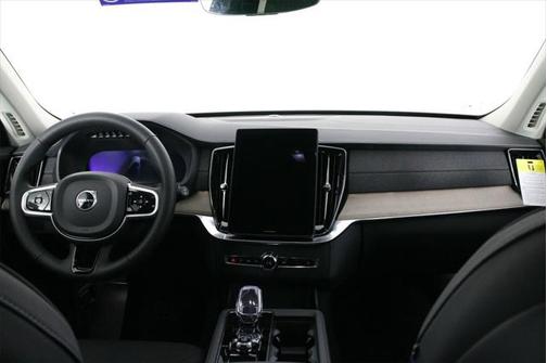 2025 Volvo XC90 B6 Plus 7-Seater