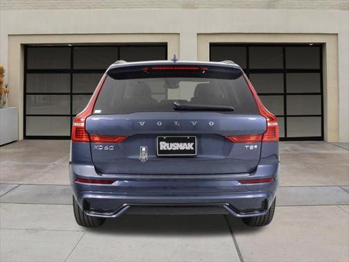 2025 Volvo XC60 Plug-In Hybrid T8 Plus