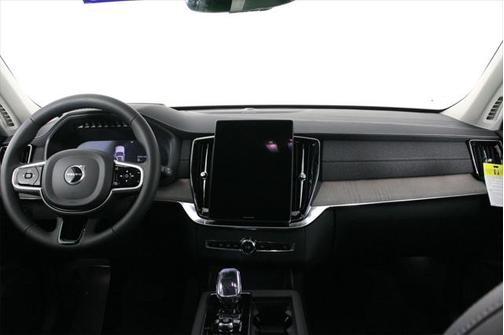 2025 Volvo XC90 Plug-In Hybrid T8 Ultra 7-Seater