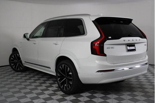 2025 Volvo XC90 Plug-In Hybrid T8 Ultra 7-Seater