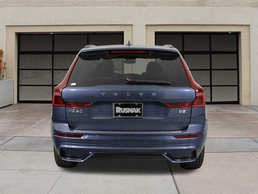 2026 Volvo XC60 B5 Plus