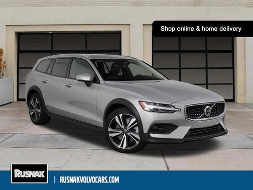 2025 Volvo V60 Cross Country Plus, B5 AWD Gas (mild hybrid)