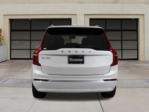 2024 Volvo XC90 Recharge Plug-In Hybrid T8 Ultimate Bright Theme 7-Seater