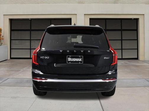 2025 Volvo XC90 B6 Plus 7-Seater