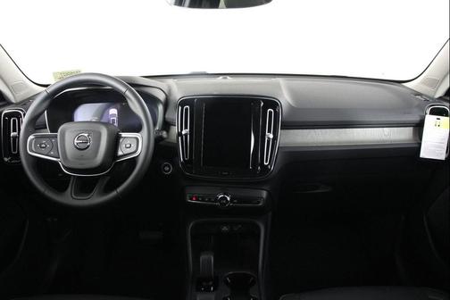 Onyx Black 2026 Volvo XC40 Core, B5 AWD Gas (mild hybrid), Dark