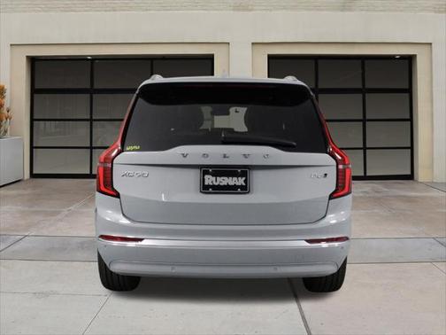 2025 Volvo XC90 B6 Ultra