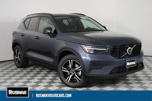 2026 Volvo XC40 Core, B4 FWD Gas (mild hybrid), Dark
