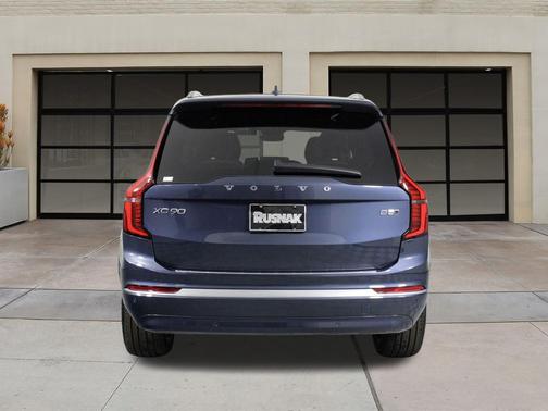 2025 Volvo XC90 B5 Plus 7-Seater