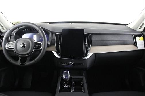 Onyx Black Metallic 2026 Volvo XC90 Plug-In Hybrid Plus, T8 AWD, Electric/Gasoline, Bright, 7 Seats