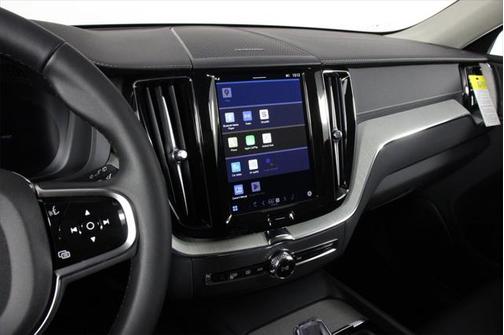 2025 Volvo XC60 Plug-In Hybrid T8 Ultra