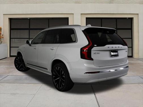 2025 Volvo XC90 Plug-In Hybrid T8 Plus 7-Seater