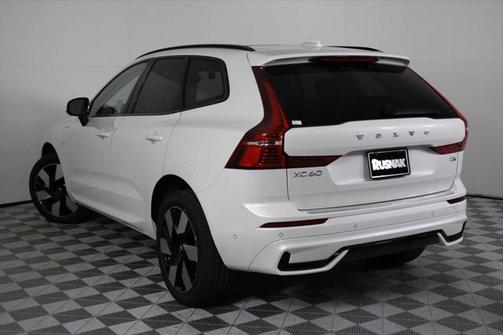 2025 Volvo XC60 Plug-In Hybrid T8 Plus