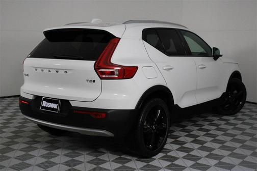 2019 Volvo XC40 T5 Momentum