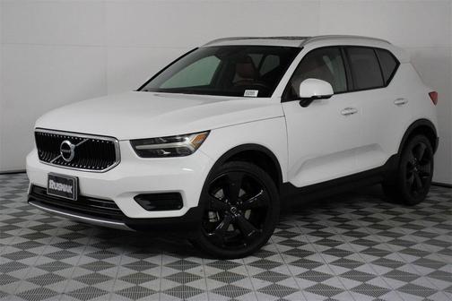 2019 Volvo XC40 T5 Momentum