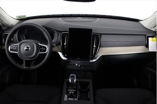 2025 Volvo XC90 B6 Plus 7-Seater