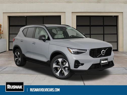 2026 Volvo XC40 Plus, B5 AWD Gas (mild hybrid), Dark