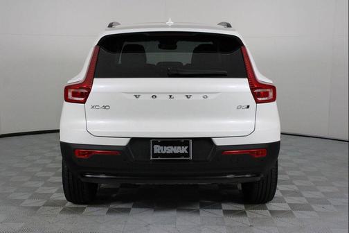 Crystal White 2026 Volvo XC40 Plus, B5 AWD Gas (mild hybrid), Dark