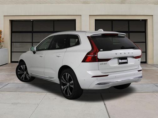 2022 Volvo XC60 B5 Inscription