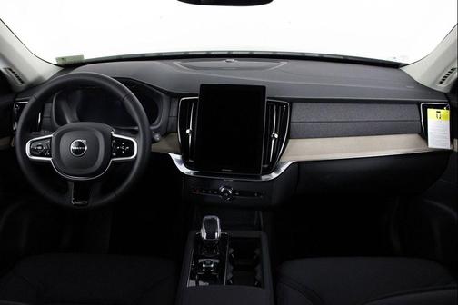 Crystal White Pearl 2025 Volvo XC90 B6 Plus 7-Seater