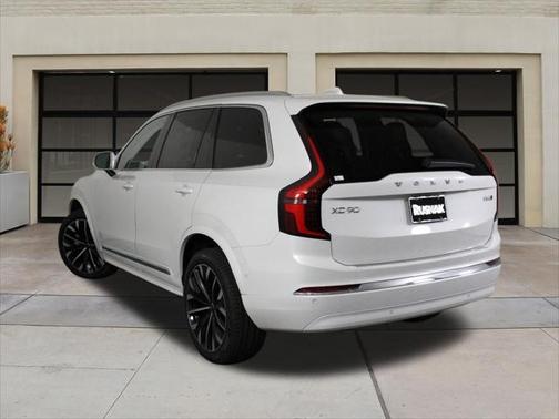 2025 Volvo XC90 B6 Plus 7-Seater