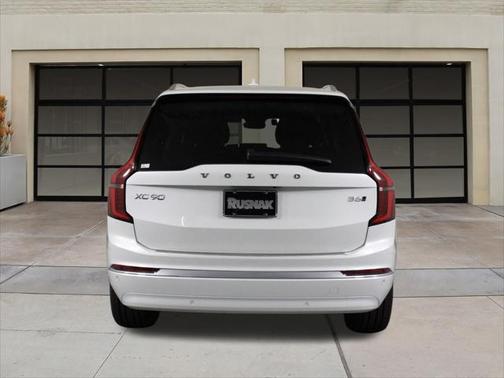 2025 Volvo XC90 B6 Plus 7-Seater