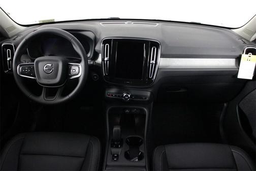 2026 Volvo XC40 B5 Core