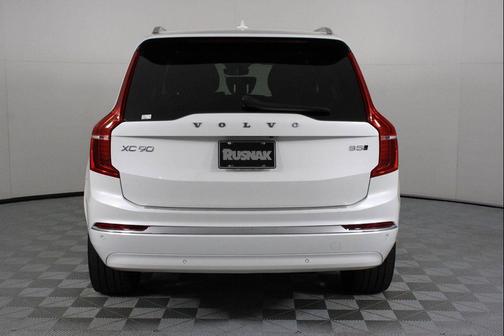 Crystal White Metallic 2023 Volvo XC90 B5 Plus