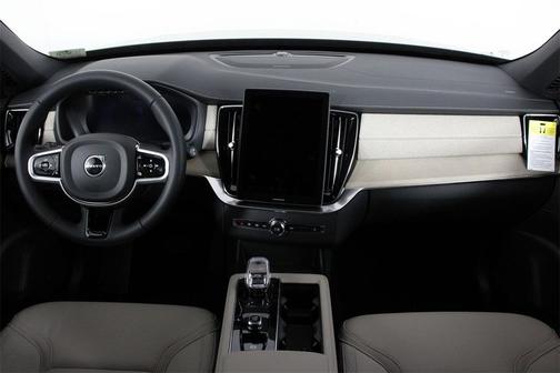 2026 Volvo XC90 Plug-In Hybrid T8 Plus 7-Seater