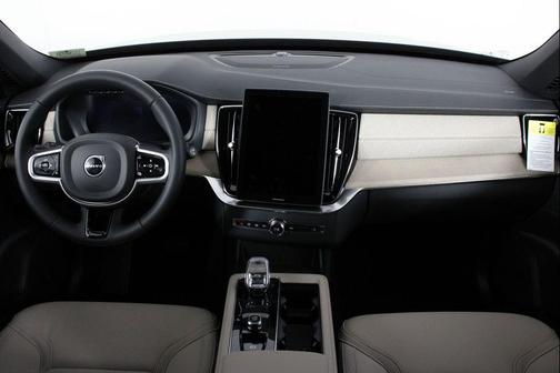 2026 Volvo XC90 Plug-In Hybrid T8 Plus 7-Seater