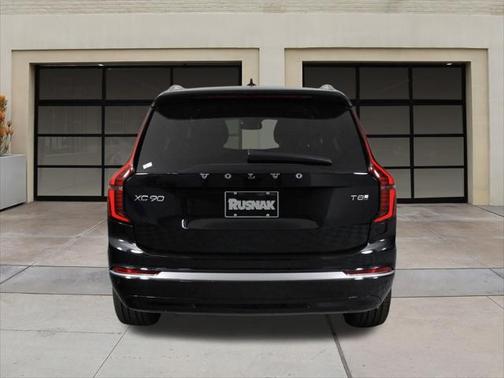 2025 Volvo XC90 Plug-In Hybrid T8 Plus 6-Seater