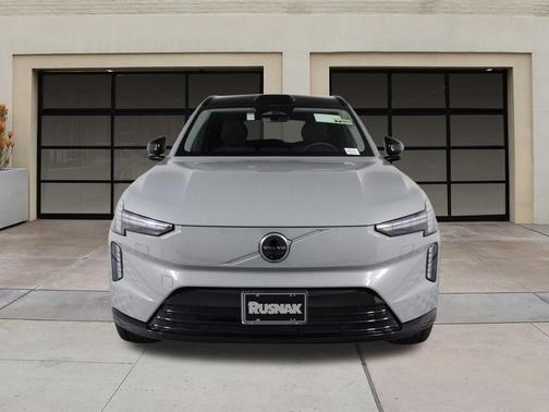 2025 Volvo EX90 Twin Motor Performance Plus 6-Seater