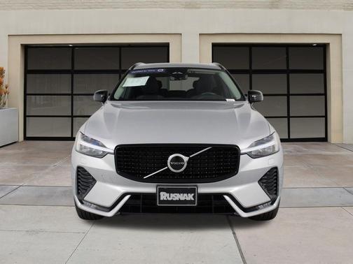 2025 Volvo XC60 B5 Core