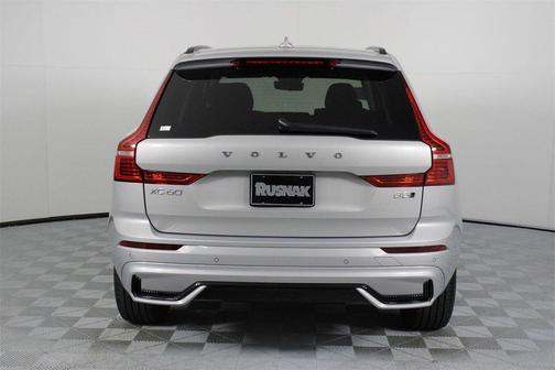 2025 Volvo XC60 B5 Core