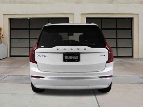 2025 Volvo XC90 B6 Plus 7-Seater
