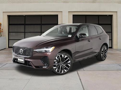 Mulberry Metallic 2026 Volvo XC60 B5 Ultra