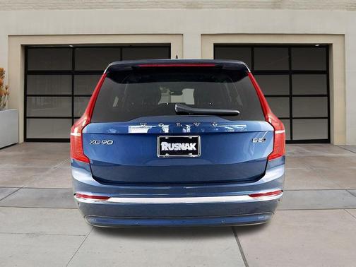 2025 Volvo XC90 B5 Core