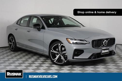 2024 Volvo S60 B5 Core Dark Theme