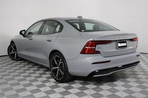 2024 Volvo S60 B5 Core Dark Theme