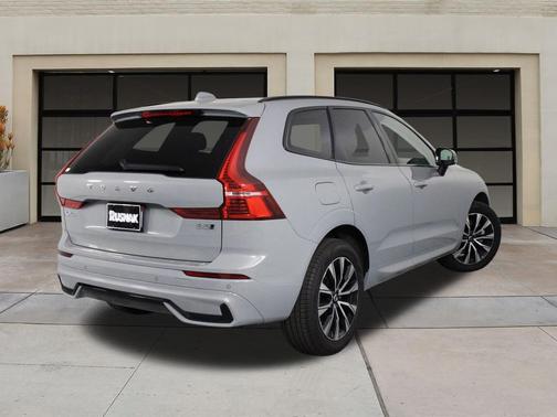 2025 Volvo XC60 B5 Core