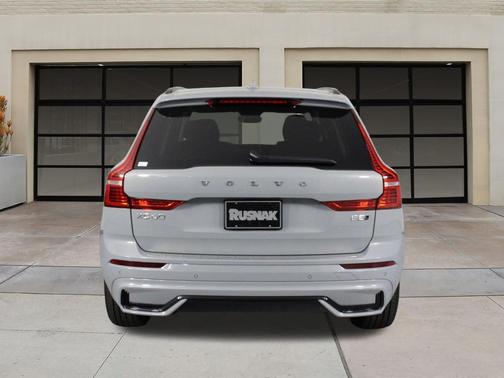 2025 Volvo XC60 B5 Core
