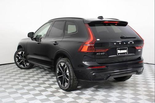 Onyx Black Metallic 2026 Volvo XC60 B5 Plus