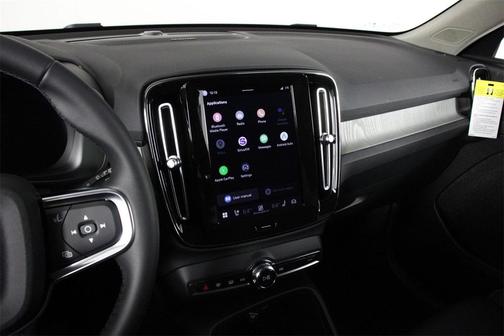 2026 Volvo XC40 B5 Ultra