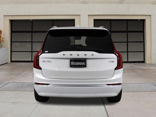 2026 Volvo XC90 Plug-In Hybrid T8 Plus 7-Seater