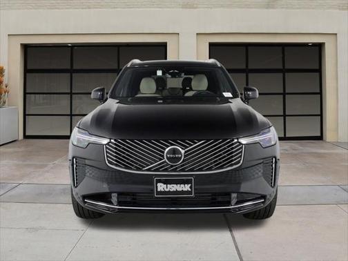 2025 Volvo XC90 Plug-In Hybrid T8 Core 7-Seater
