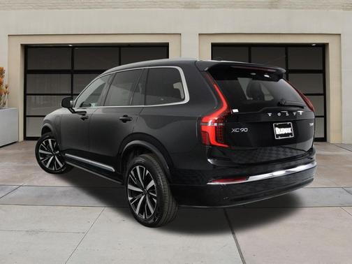 2025 Volvo XC90 Plug-In Hybrid T8 Core 7-Seater