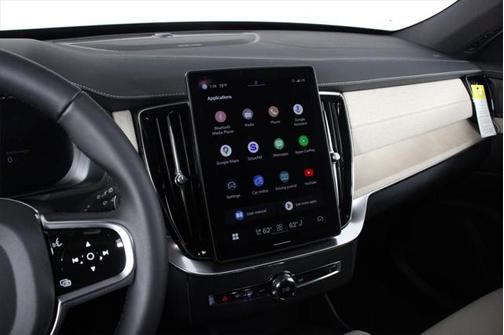 2025 Volvo XC90 Plug-In Hybrid T8 Plus 7-Seater