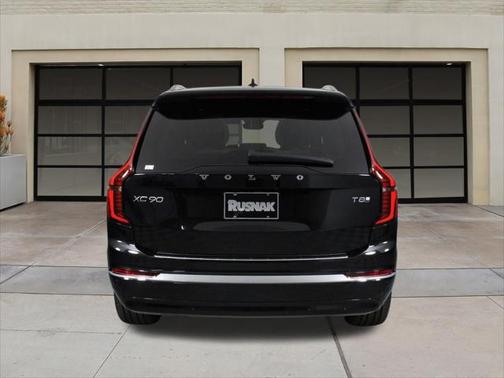2025 Volvo XC90 Plug-In Hybrid T8 Plus 7-Seater
