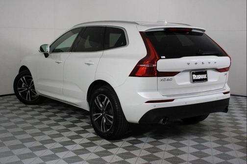 2021 Volvo XC60 T5 Momentum